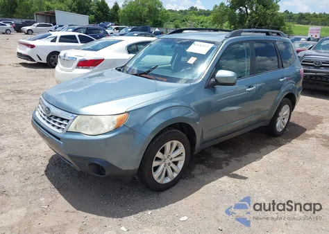 2011 Subaru Forester 2.5X Premium из США, поврежденный, VIN JF2SHBDC2BH736025